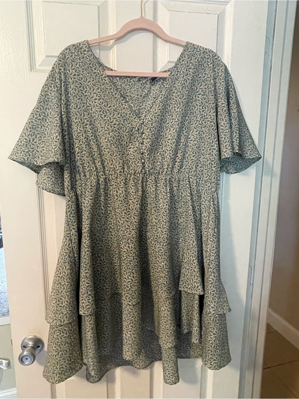 ARULA Sage Green Floral Tiered Casual Dress